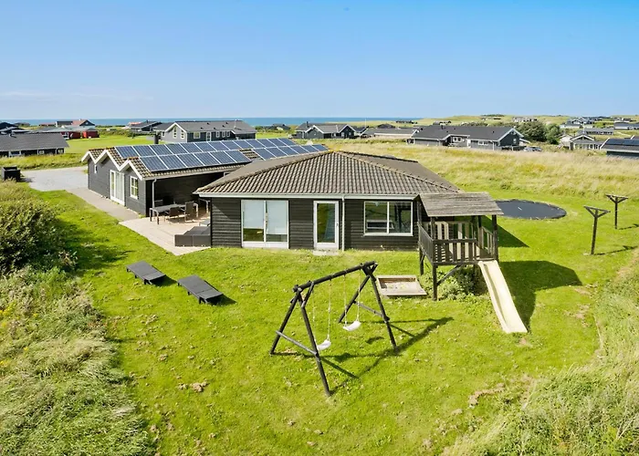 Feriehus In With Kitchen *