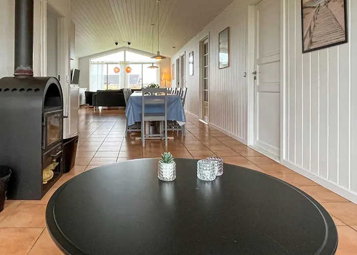 Feriehus In With Kitchen *